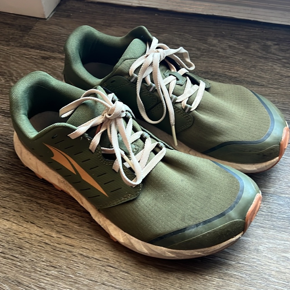 Altra superior 5 size 9